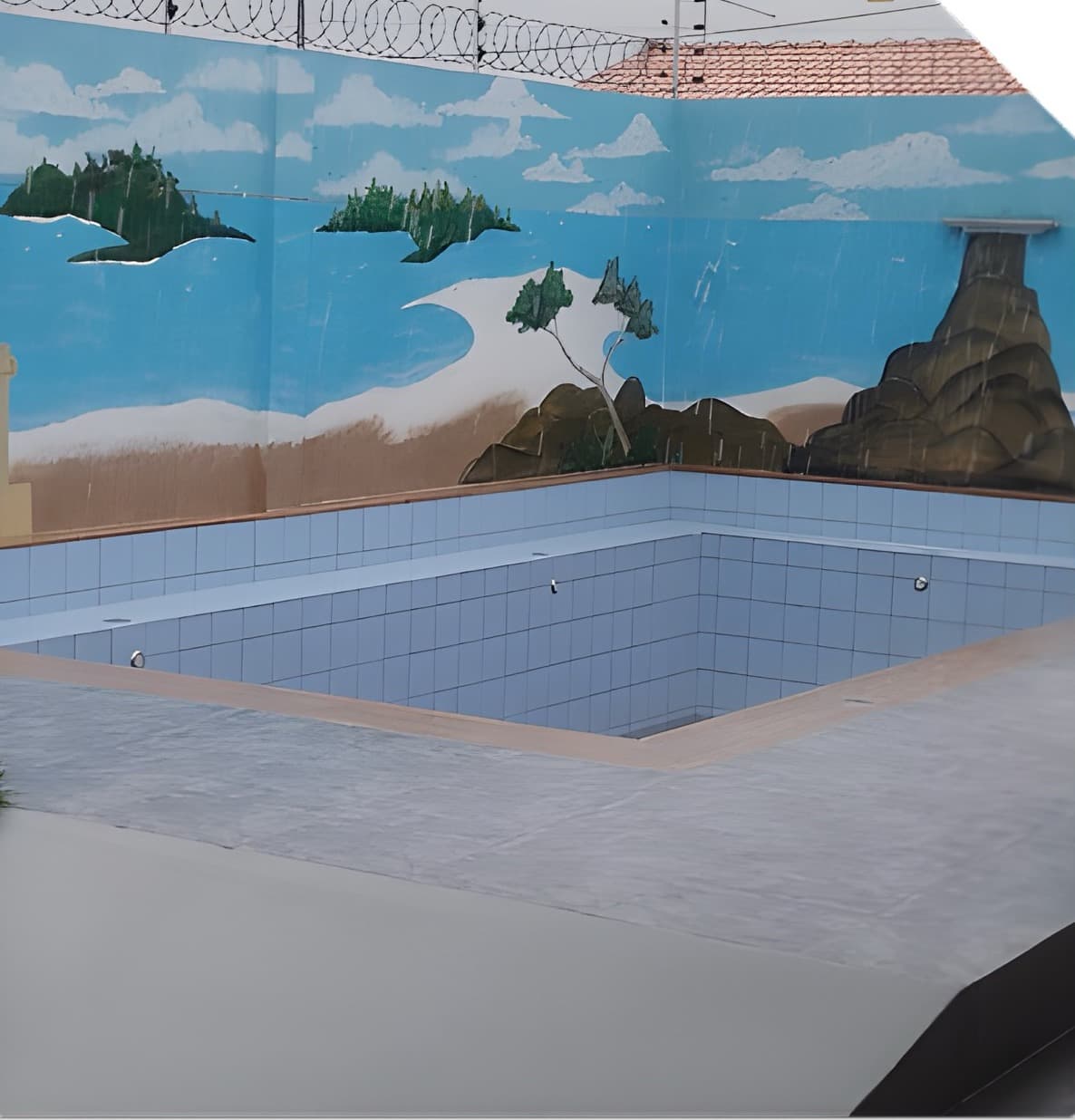 Construction d'une piscine artisanale par Soares Ouest Construction